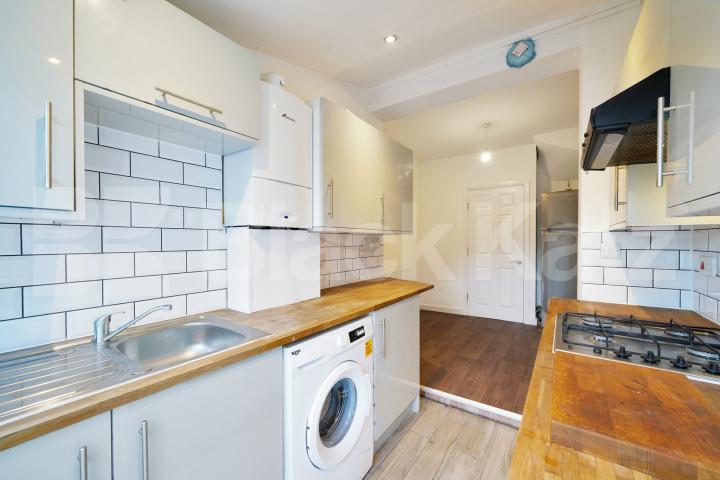 Refurbished throughout, flooded with natural light & beautiful mature garden  St. Barnabas Road, Tooting